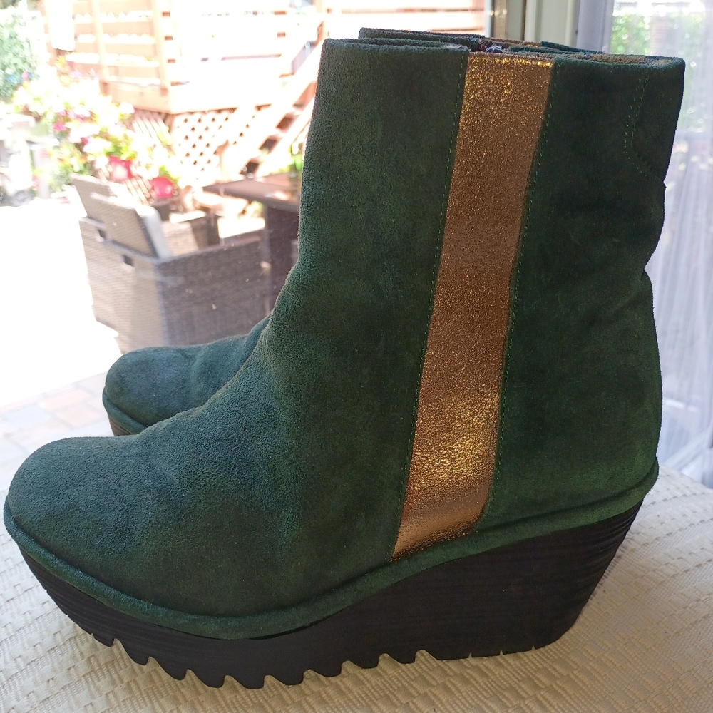 Fly London Women's Green and Gold Ankle Boot Size 39W.9.5like New. - Picture 3 of 10